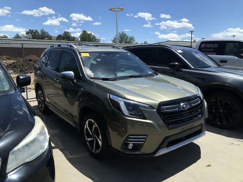 Used 2023 Subaru Forester Touring AWD/4WD image 3
