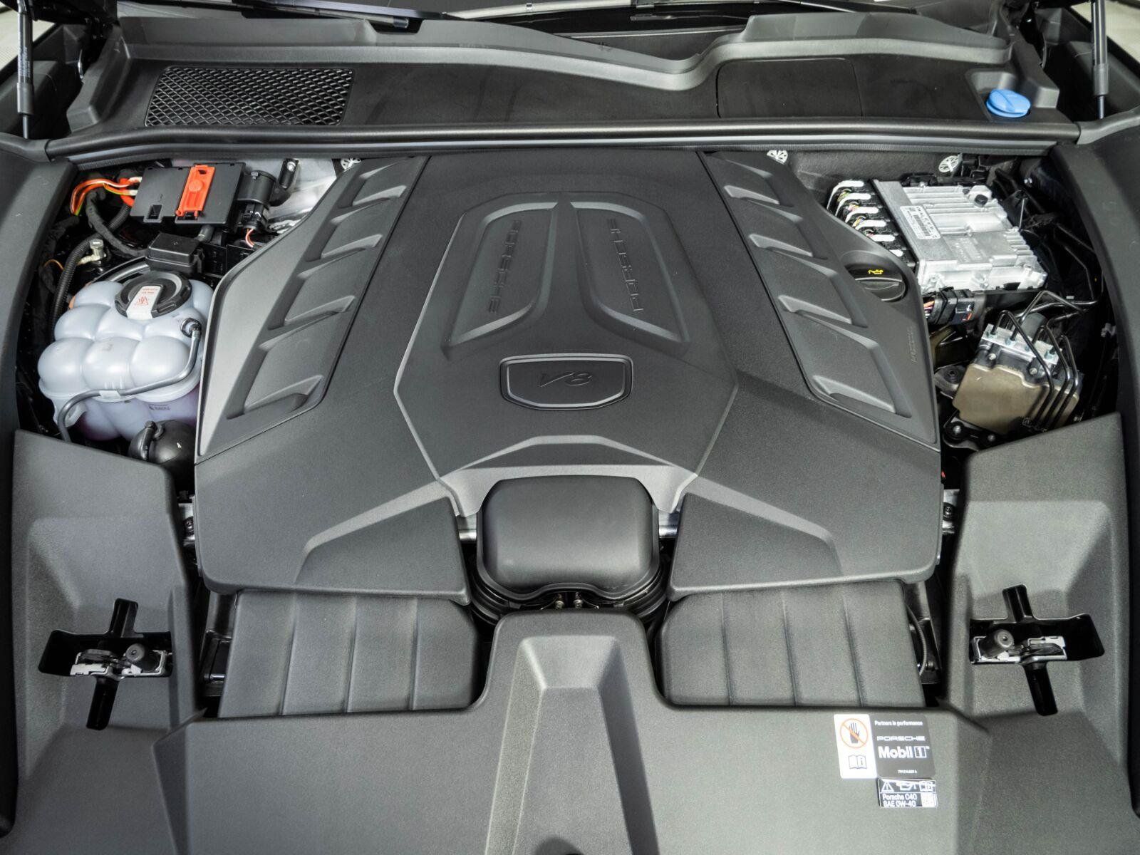 New 2026 Porsche Cayenne Turbo GT AWD/4WD image 35
