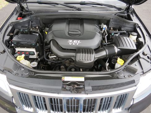 Used 2012 Jeep Grand Cherokee Laredo image 39