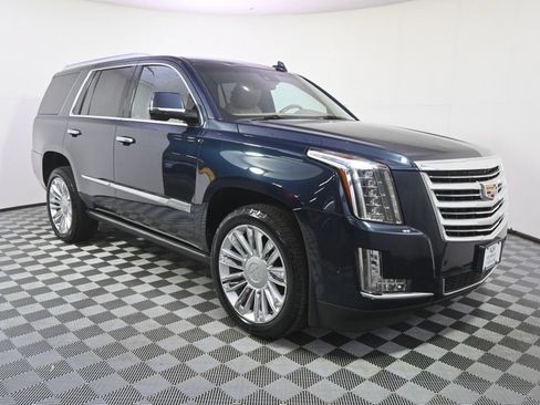 Used 2019 Cadillac Escalade Platinum AWD/4WD image 8
