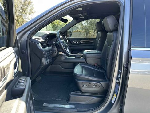 Used 2021 GMC Yukon Denali w/ Denali Ultimate Package image 2
