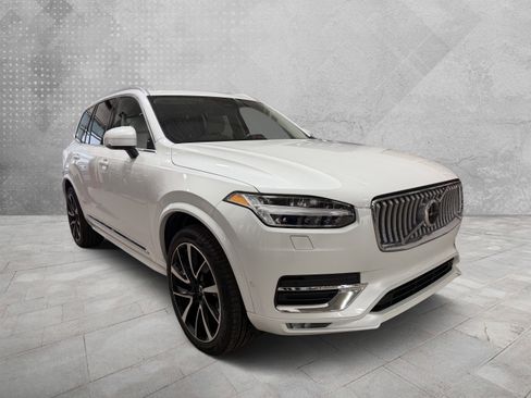 Used 2023 Volvo XC90 B5 Plus w/ Protection Package Premier image 1