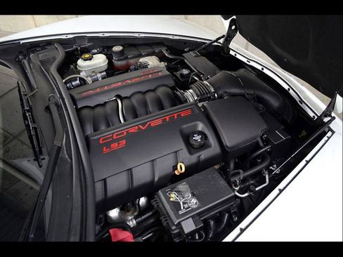 Used 2010 Chevrolet Corvette Convertible w/ Preferred Equipment Group RWD image 21