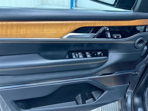 Used 2024 Jeep Grand Wagoneer L Series III image 22