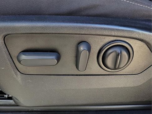 Used 2021 Chevrolet Silverado 1500 RST w/ Z71 Off-Road Package image 15