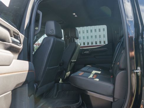 Used 2023 GMC Sierra 1500 AT4 w/ Technology Package AWD/4WD image 13