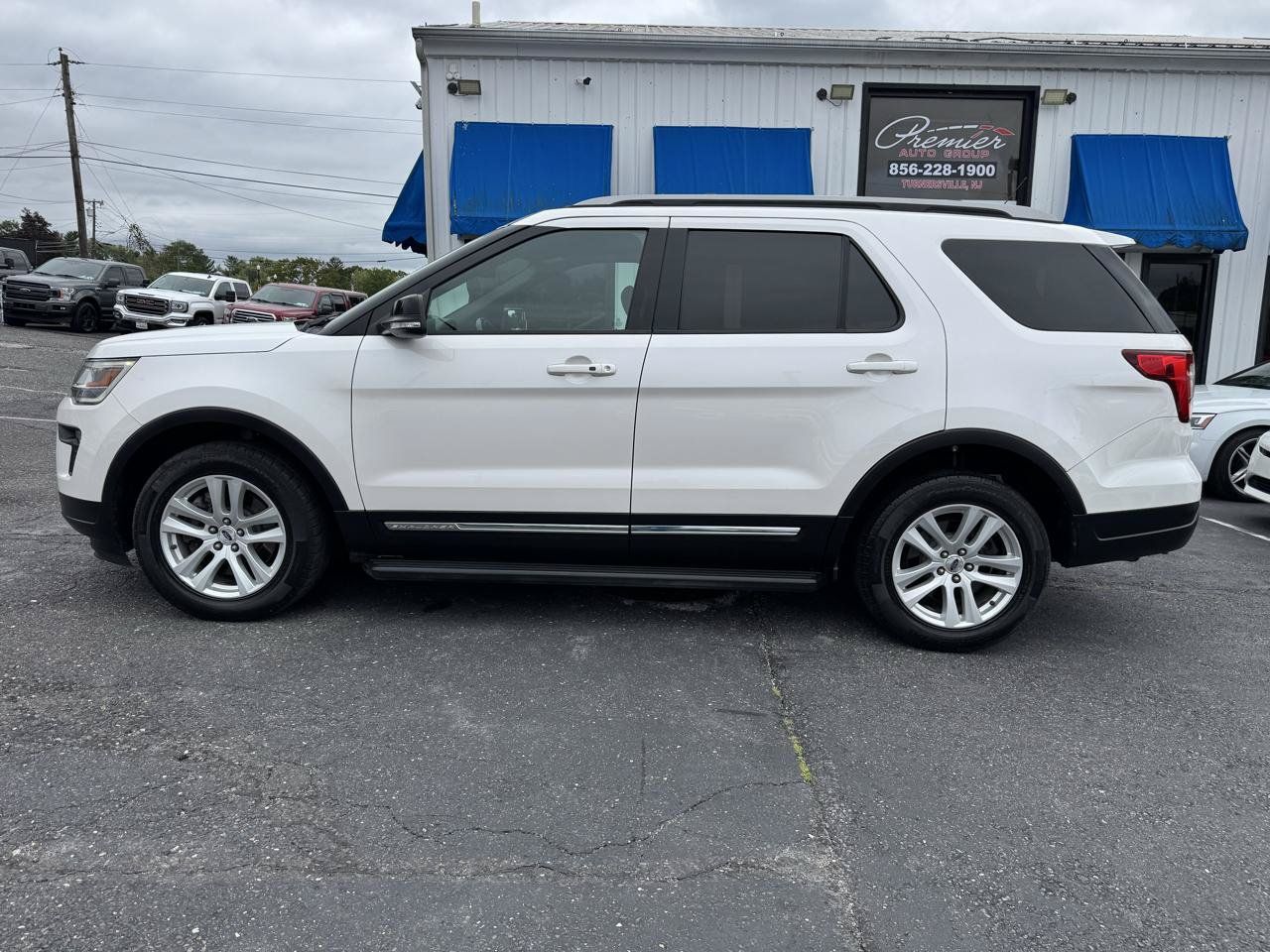 Used 2018 Ford Explorer XLT w/ Equipment Group 202A AWD/4WD image 8