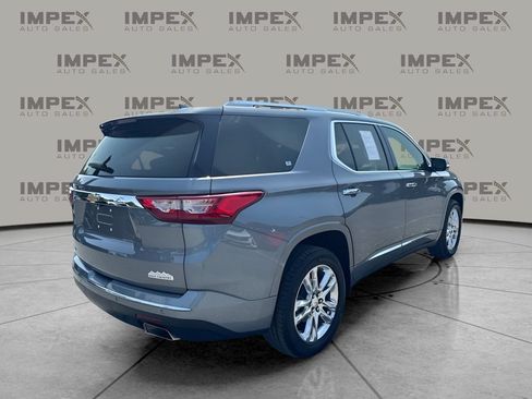 Used 2021 Chevrolet Traverse High Country FWD image 3