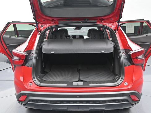 Used 2026 Chevrolet Trax RS w/ Sunroof Package FWD image 11