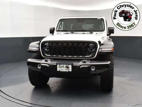 Used 2025 Jeep Wrangler Unlimited Sport AWD/4WD image 2