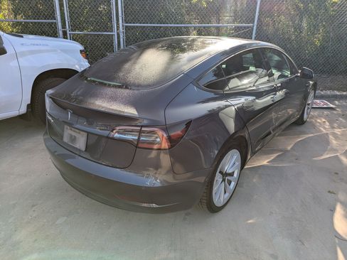 Used 2021 Tesla Model 3 Standard Range Plus image 2
