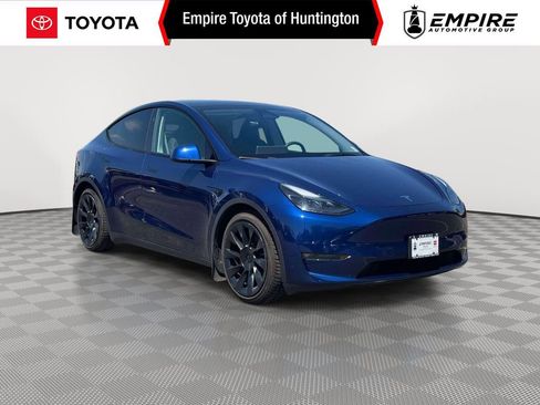 Used 2023 Tesla Model Y Performance AWD/4WD image 1