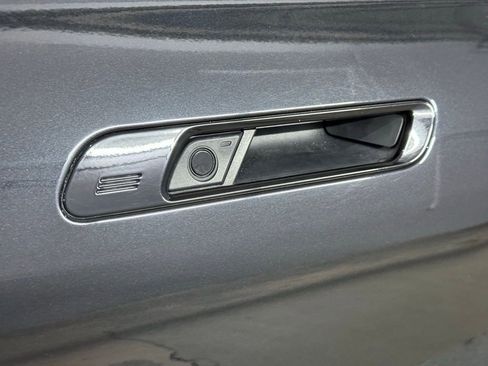 Used 2023 BMW 760i xDrive w/ Executive Package AWD/4WD image 15