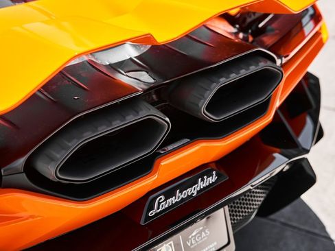 Used 2024 Lamborghini Revuelto AWD/4WD image 15