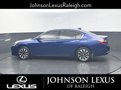 Used 2017 Honda Accord Hybrid Sedan image 2