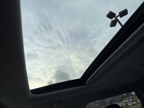 Used 2022 Kia Seltos SX w/ Sunroof Package image 42