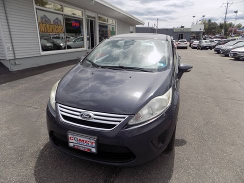 Used 2013 Ford Fiesta SE FWD image 8