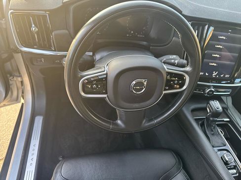Used 2017 Volvo V90 T6 Cross Country image 26