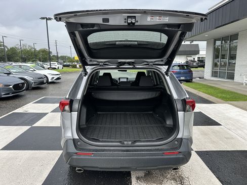 Used 2023 Toyota RAV4 XLE w/ Convenience Package FWD image 5