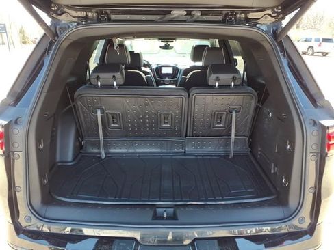 Used 2022 Chevrolet Traverse Premier w/ Redline Edition AWD/4WD image 20