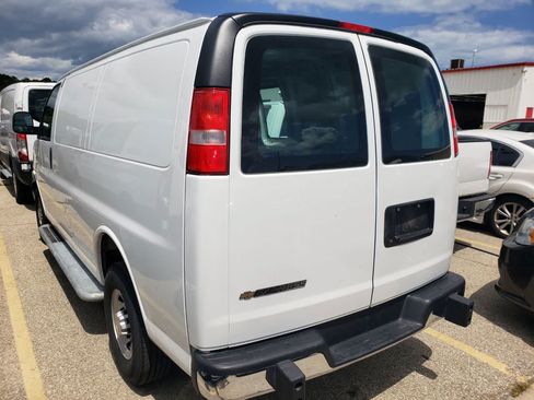 Used 2025 Chevrolet Express 2500 w/ Driver Convenience Package RWD image 2