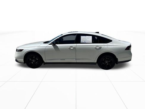 Certified 2025 Honda Accord SE image 5