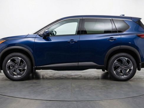 Used 2025 Nissan Rogue SV image 5