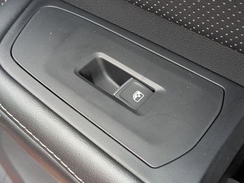 Used 2024 Volkswagen Atlas SEL Premium R-Line image 39