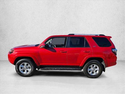 Used 2022 Toyota 4Runner SR5 image 9