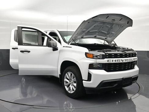 Used 2020 Chevrolet Silverado 1500 Custom w/ Custom Value Package AWD/4WD image 32