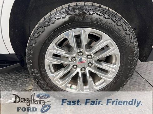 Used 2022 GMC Yukon SLT w/ SLT Premium Package image 21