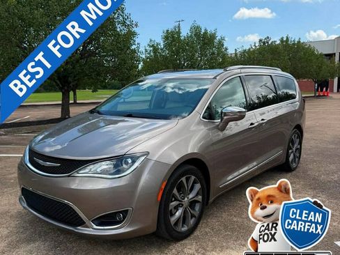 Used 2017 Chrysler Pacifica Limited FWD image 1