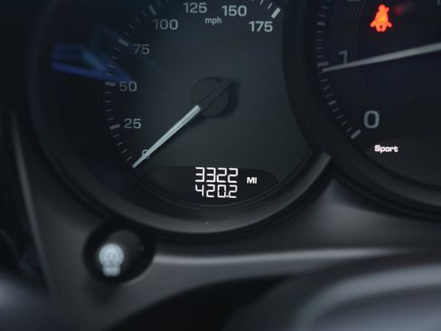 Certified 2026 Porsche Macan AWD/4WD image 18