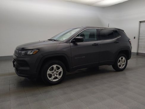 Used 2022 Jeep Compass Sport AWD/4WD image 2