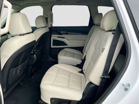 Used 2023 Kia Telluride EX w/ EX Captain's Chair Package FWD image 26