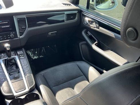 Used 2018 Porsche Macan S AWD/4WD image 19