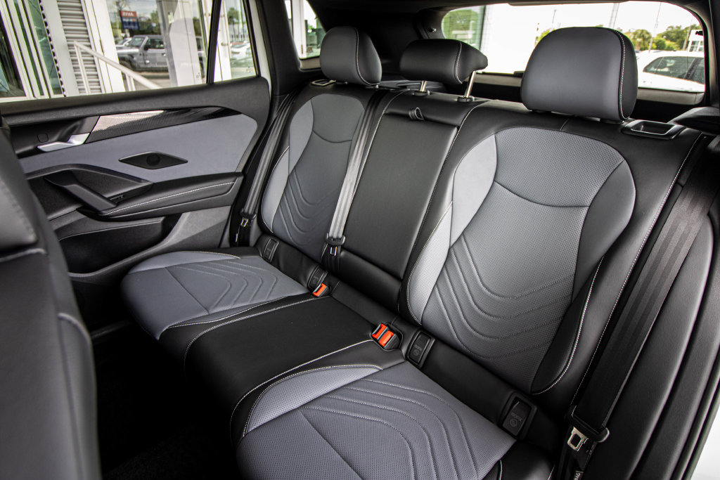 New 2026 Volkswagen Tiguan SE R-Line FWD image 27