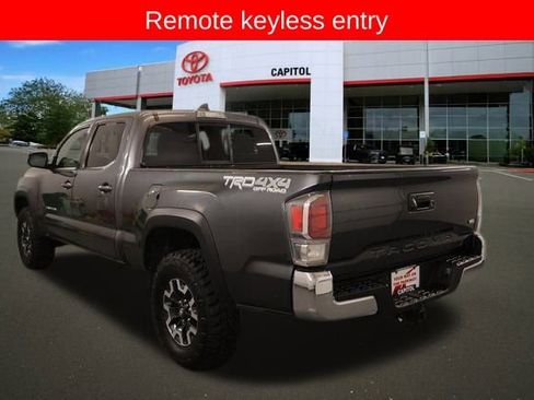 Used 2022 Toyota Tacoma TRD Off-Road image 8