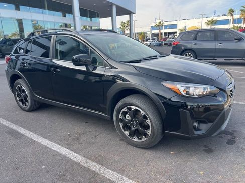 Used 2023 Subaru Crosstrek 2.0i Premium image 4