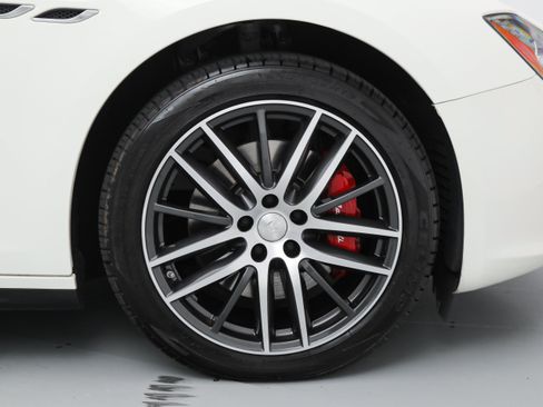 Used 2017 Maserati Ghibli RWD image 17