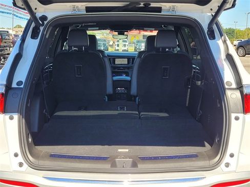 Used 2024 Buick Enclave Premium image 9