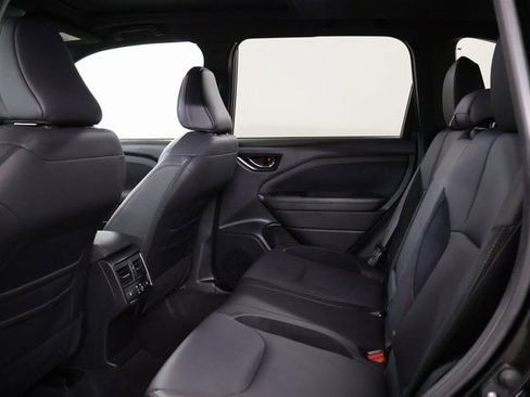 Used 2025 Subaru Forester Touring w/ Popular Package - Touring image 29