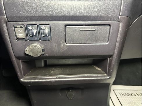 Used 2017 Toyota Sienna Limited Premium image 40