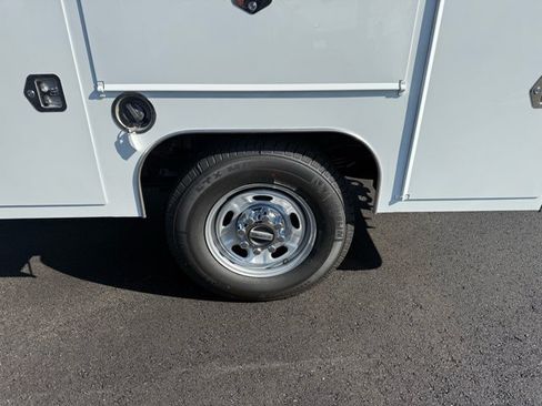 New 2026 Ford F250 XL w/ XL Chrome Package RWD image 27