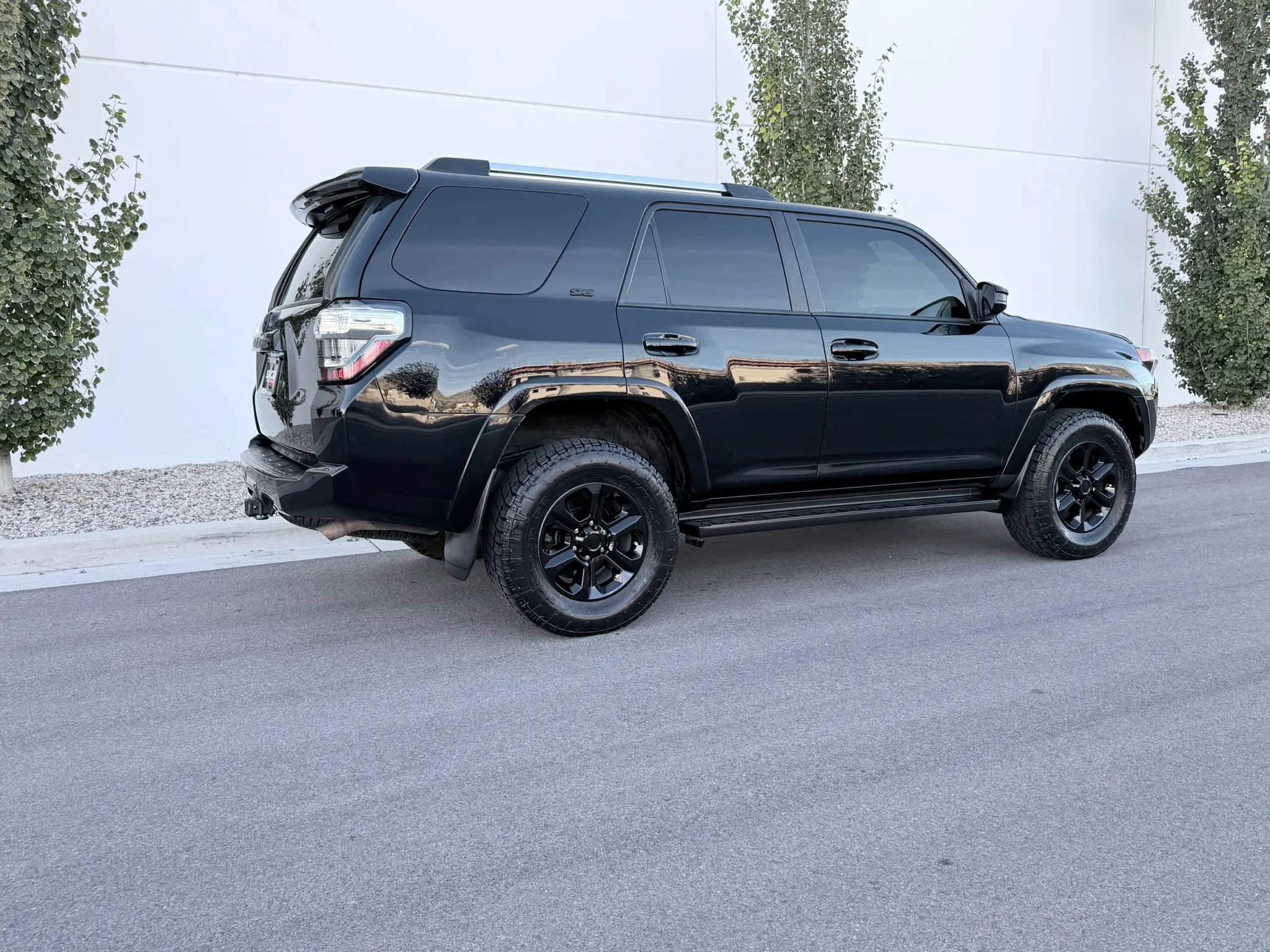 Used 2021 Toyota 4Runner SR5 AWD/4WD image 4