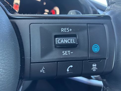 Used 2022 Nissan Pathfinder Platinum w/ Cargo Package image 10