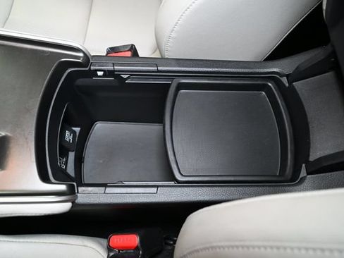 Used 2018 Honda Accord Touring image 24