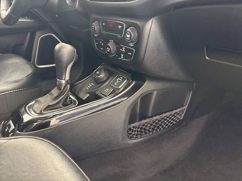 Used 2018 Jeep Compass Limited AWD/4WD image 29