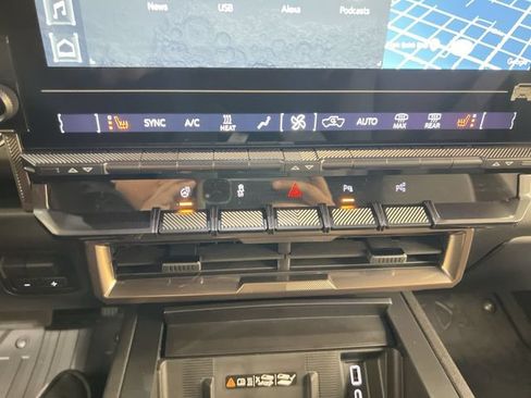 New 2025 GMC Hummer EV 2X AWD/4WD image 16
