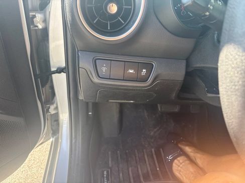 Used 2019 Kia Forte LXS FWD image 11